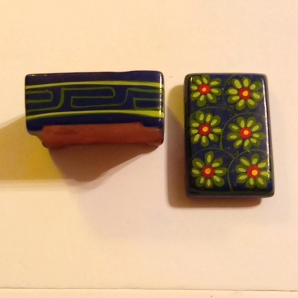 Redware pottery flowered trinket box - Picture 4 of 4